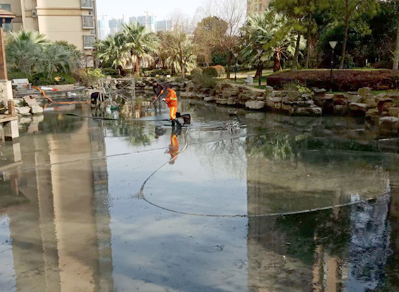 常宁景观池淤泥清理